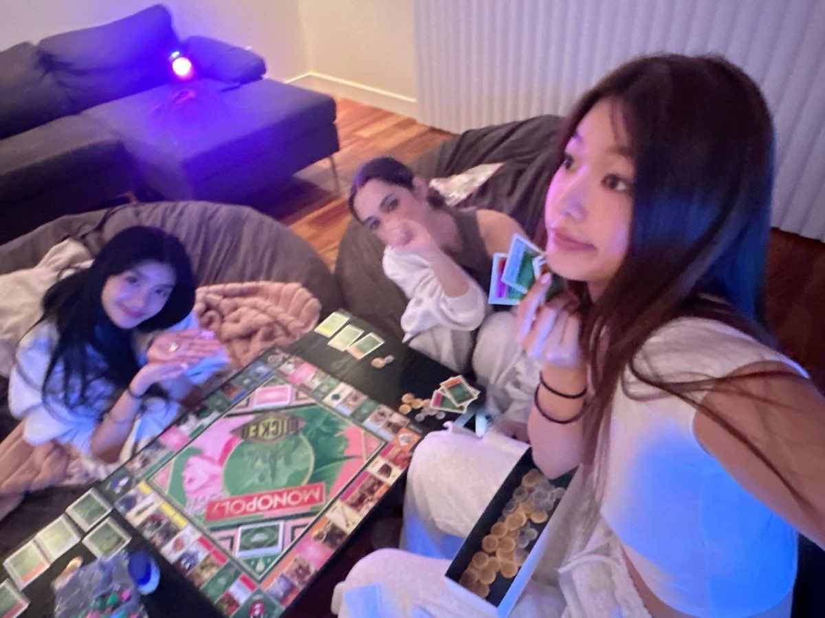 Katssab's tweet photo. I hope they still have these game nights🥹🥹 https://t.co/gKmdFPhYhn
