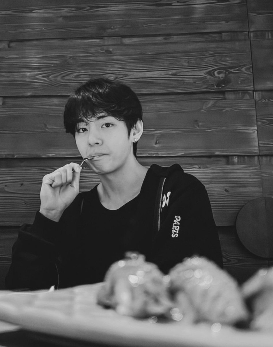 bambiiitos's tweet photo. by mnijungkook ♥︎ https://t.co/zO5hVVgF13