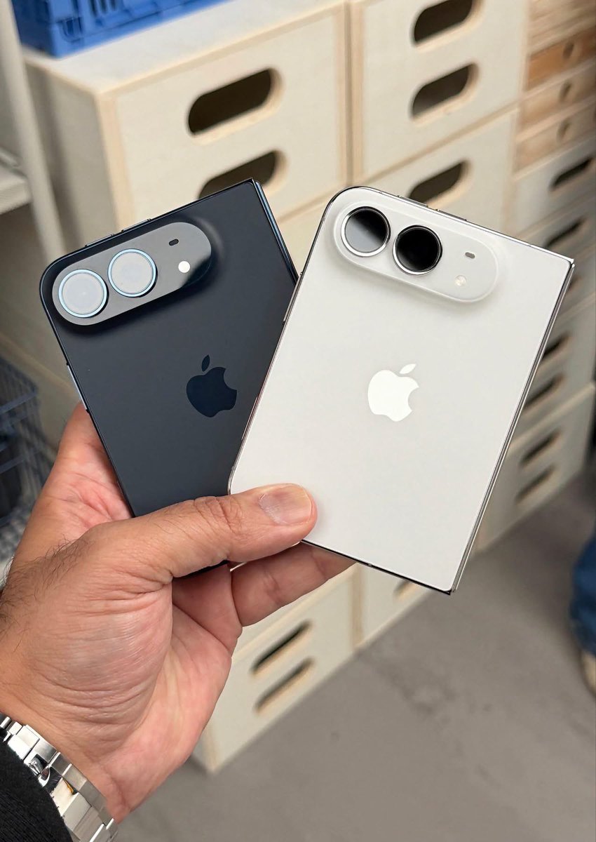Mrjohn_18's tweet photo. What color did you Pre Order your iPhone Duo In https://t.co/omGGX0PbCh