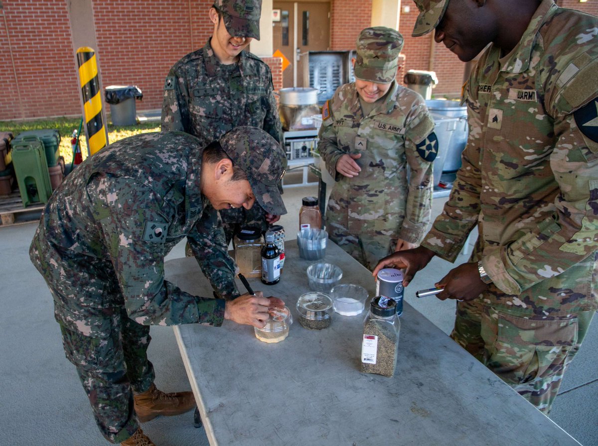 USARPAC's tweet photo. A winning recipe for teamwork! 🇺🇸🇰🇷 U.S. Army and Republic of Korea Army Soldiers teamed up to prepare a five-course meal during the Champion Brigade Chef of the Quarter Competition, Oct. 7, at Camp Humphreys, South Korea.

📸 Sgt. Mark Bowman https://t.co/Or4NCa3hHB