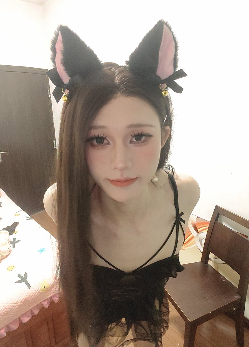 hualili233's tweet photo. 今天是小猫咪 喵喵喵~
#伪娘  #男娘 #TS  #CD https://t.co/DlT1jdLKmc