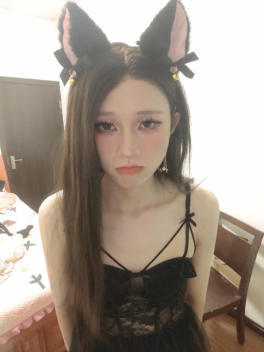 hualili233's tweet photo. 今天是小猫咪 喵喵喵~
#伪娘  #男娘 #TS  #CD https://t.co/DlT1jdLKmc