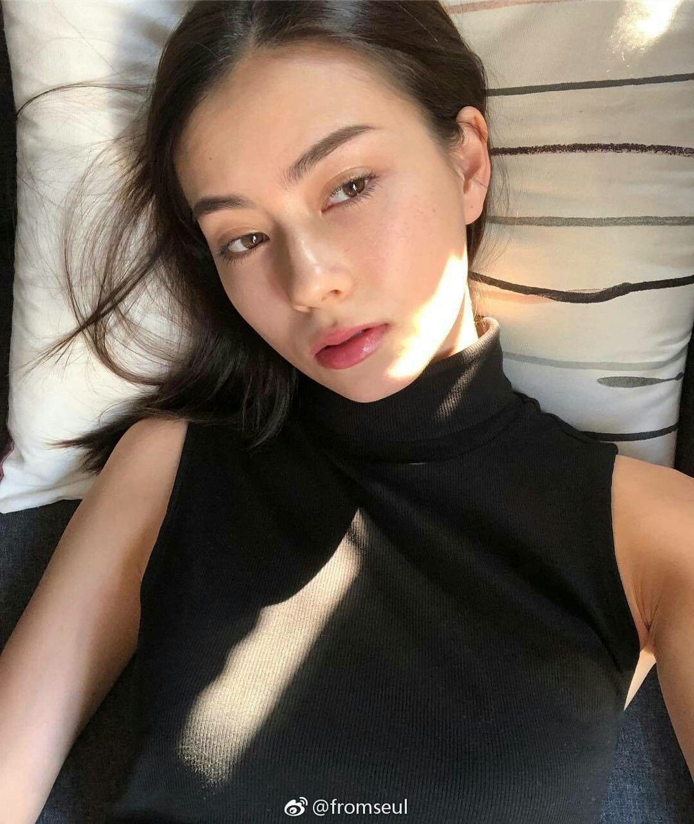 folkLAUREEEN's tweet photo. MET PAGI LOVEEEES semangat ya besok  udah weekend!!! CCC alias Calam Cayank Celalu 🫰🏻 https://t.co/M4zkcJD5OL