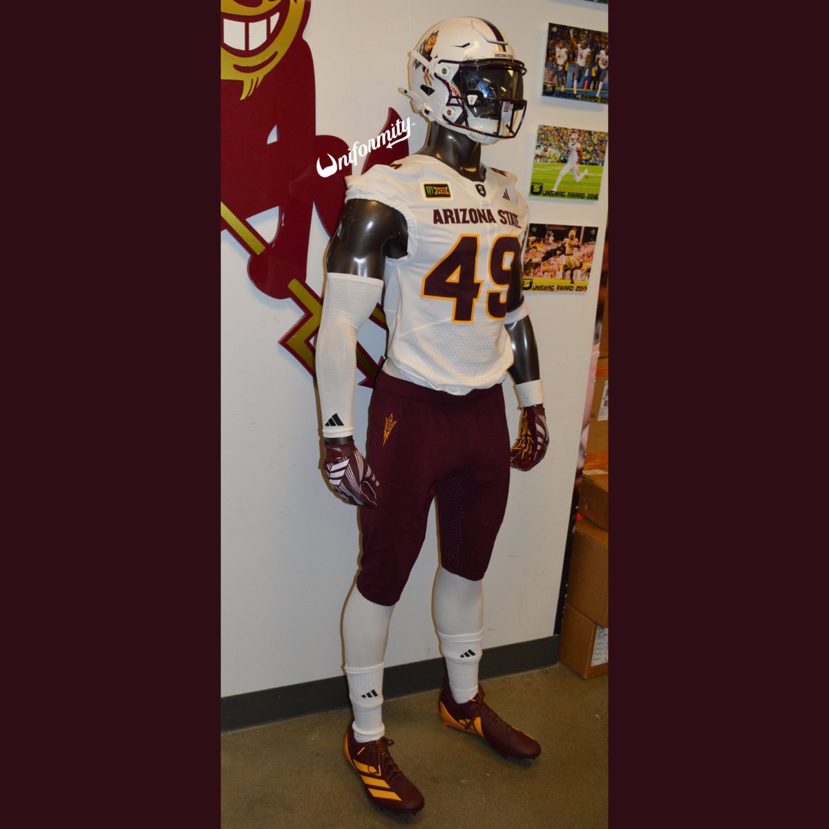 ASU_Uniformity's tweet photo. 🚨2026 Uniformity - Week 7: Sparky Hits the Road in White🚨

The white Sparky lid is so back as ASU travels to take on Texas Tech! Check it out on @DevilsDigest here: https://t.co/x4mnU1URU1 https://t.co/C5fBvHfKDW