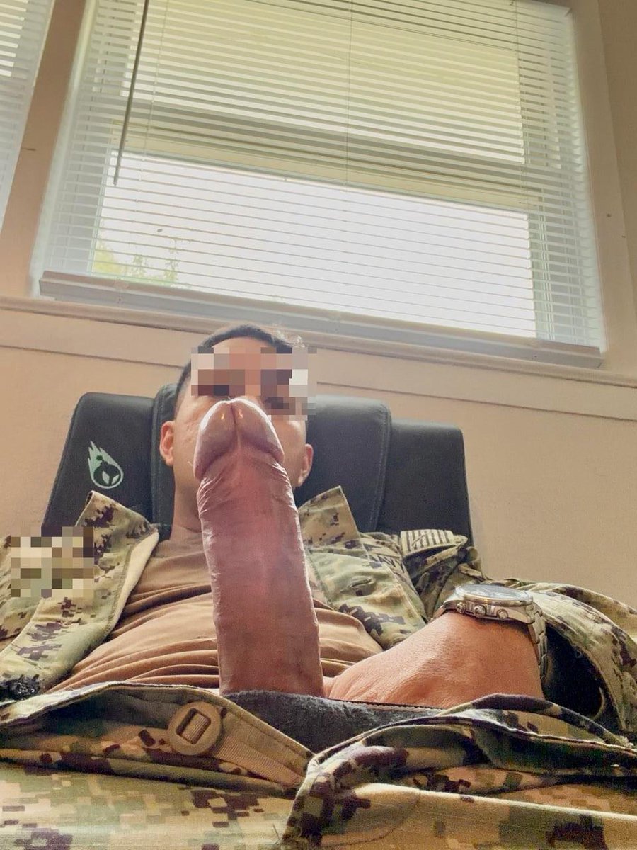 BarracksBoys's tweet photo. Ready for a ride?

#armyporn #militaryporn https://t.co/J7eS6ipfsi