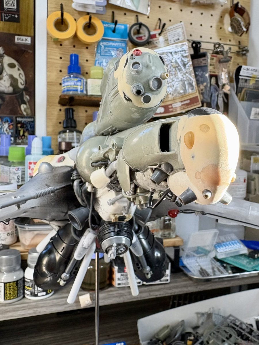 igor156156's tweet photo. 「ミキシング飛行物体」
あとは鉛板でケーブル留め具作ったら工作終わり！
この後は、表面銀パテ塗り塗り→サフ→レインボー下地→本塗装→デカール→ウェザリング

やばい、時間足りるか？😂
#タマミー2026 https://t.co/ofOPHkdia4