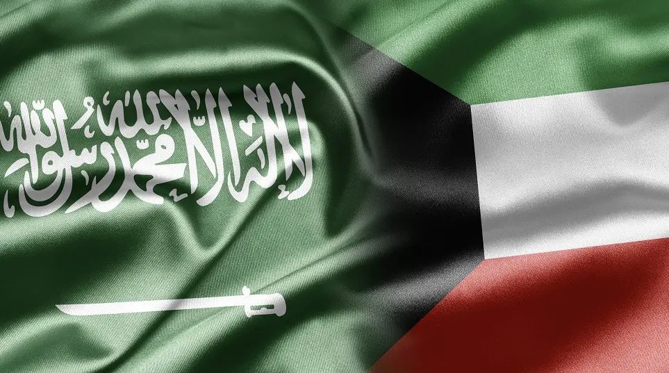 SaudiNews50's tweet photo. اليوم.. 

خطبة الجمعة في جوامع الكويت عنوانها السعودية:

• تأكيد التضامن مع السعودية في مواجهة الاعتداءات التي تستهدف أمنها واستقرارها.

• إدانة الاعتداءات الحوثية على المدنيين والمنشآت المدنية وترويع الآمنين.

• جماعة الحوثي المارقة تستهدف خير البلاد وأشرف البقاع، وتدّعي زورًا نصرة قضايا الأمة.

• التأكيد على مكانة السعودية الإسلامية باعتبارها أرض الحرمين الشريفين ومهبط الوحي.

• استذكار موقف السعودية التاريخي خلال الغزو العراقي للكويت واحتضانها الأشقاء الكويتيين.

• السعودية أدّت الدور الأبرز في جهود تحرير الكويت واستعادة سيادتها.

• مواقف المملكة ستظل محفوظة في ذاكرة الكويتيين ووجدانهم.

• العلاقات السعودية الكويتية تقوم على الأخوة والوفاء ووحدة المصير والمواقف التاريخية.

• الدعوة إلى حماية الأرواح وصون الممتلكات ورفض العدوان وترسيخ قيم التضامن بين الأشقاء.

• الدعاء بحفظ السعودية والكويت ودول الخليج ودوام الأمن والاستقرار.

-