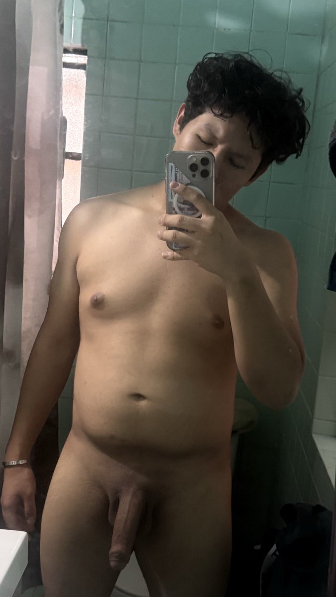 ElDeAzultiktok's tweet photo. Ya me estoy poniendo gordo 😜😜 #gordito https://t.co/7kDZI6myd3