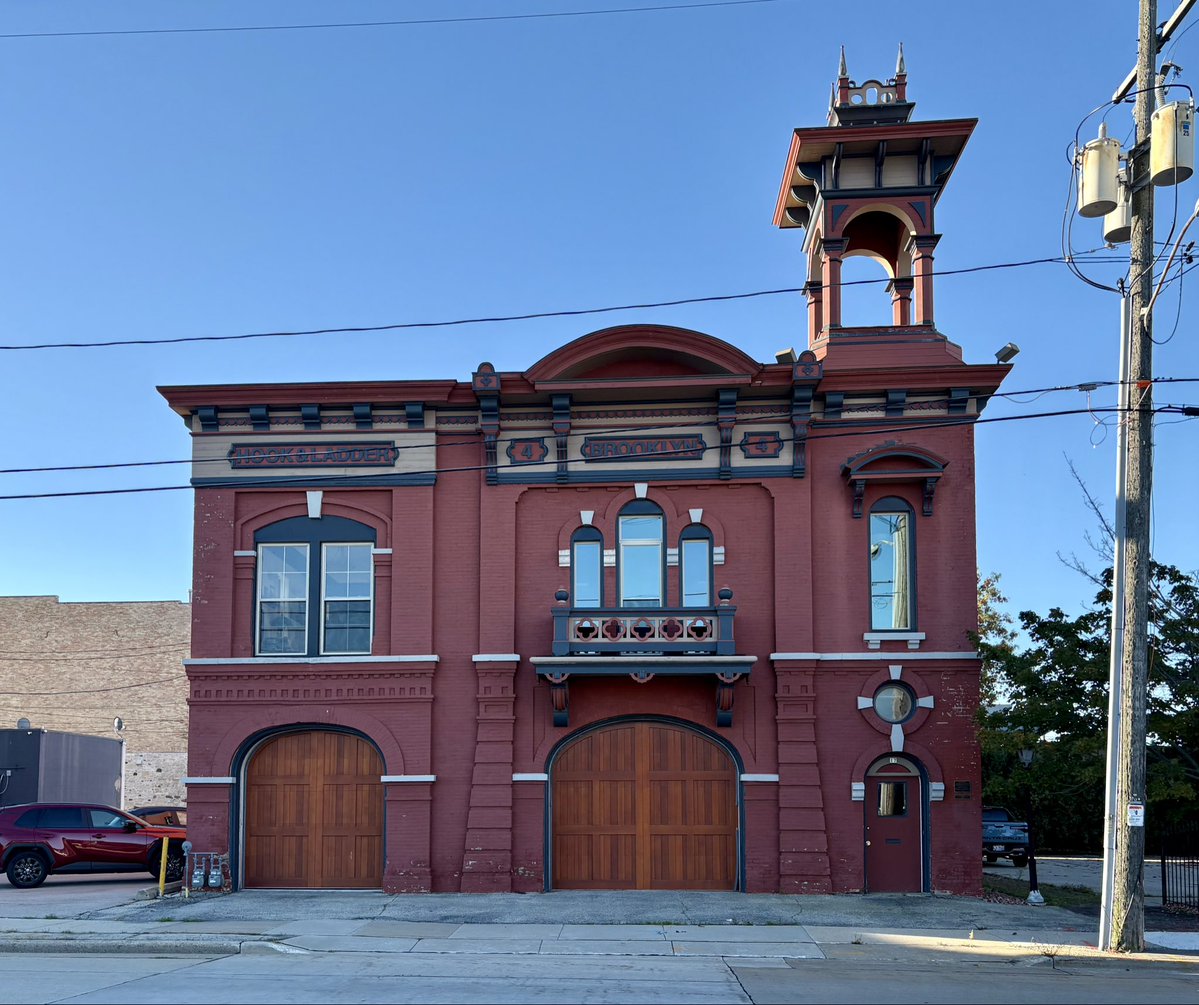 JoshLipnik's tweet photo. Brooklyn Hook &amp; Ladder Station (1868)
Oshkosh, WI https://t.co/zhW677ctnF