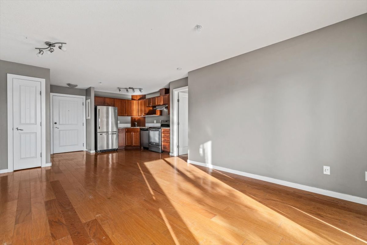 DaveOzubko's tweet photo. 🏡 Condo living in Spruce Ridge! Enjoy 2 beds, 2 baths, an open-concept layout, private balcony, and titled parking. 🌿 Close to shopping, transit &amp; the Tri Leisure Centre!

📩 DM for details or a viewing.

#SpruceGrove #YEGRealEstate https://t.co/H8e7rvV70C