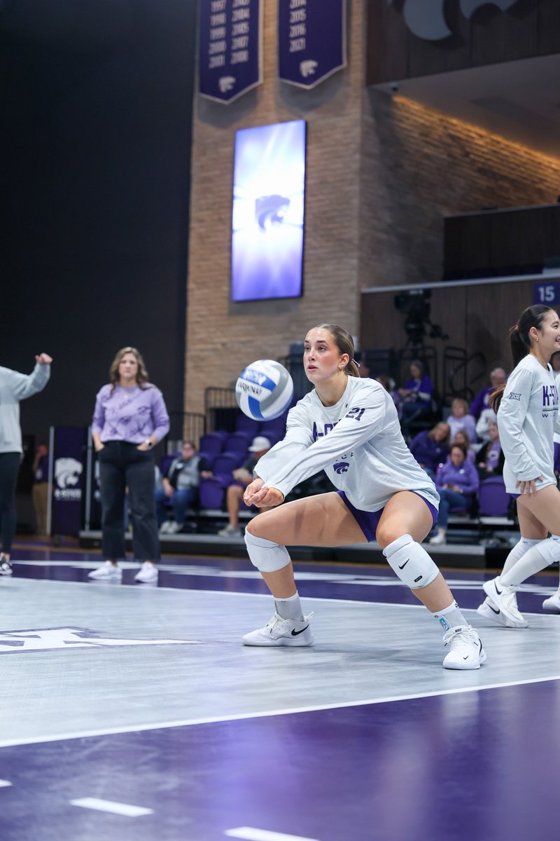 KStateVB's tweet photo. Midweek Matchup 🌻

📺 https://t.co/DVVfJsp7mQ
📊 https://t.co/tSgoowXq6K https://t.co/9SAjJlzvK5