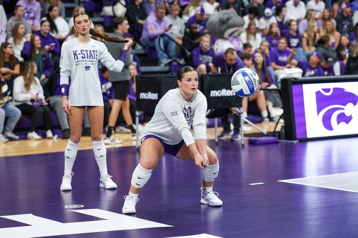 KStateVB's tweet photo. Midweek Matchup 🌻

📺 https://t.co/DVVfJsp7mQ
📊 https://t.co/tSgoowXq6K https://t.co/9SAjJlzvK5