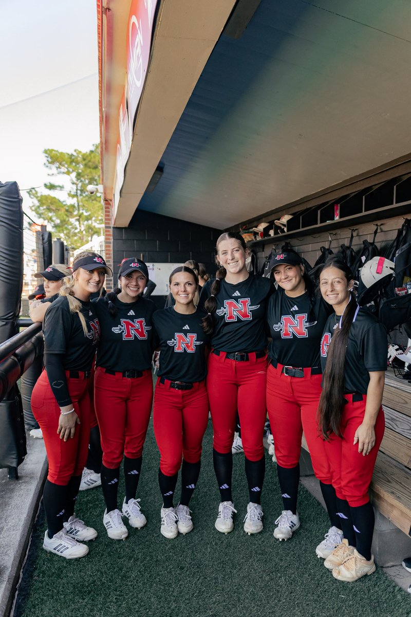 nicholls_sb's tweet photo. Gamedays at 𝓢𝔀𝓪𝓷𝓷𝓮𝓻 𝓕𝓲𝓮𝓵𝓭 >>>

#SwordsUp⚔️ | #GeauxColonels https://t.co/0zjCOkJkGb
