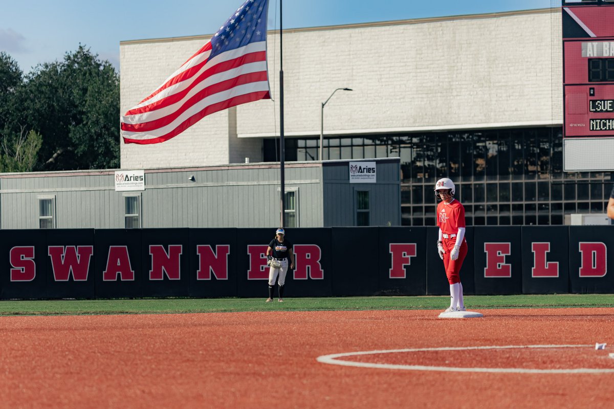 nicholls_sb's tweet photo. Gamedays at 𝓢𝔀𝓪𝓷𝓷𝓮𝓻 𝓕𝓲𝓮𝓵𝓭 >>>

#SwordsUp⚔️ | #GeauxColonels https://t.co/0zjCOkJkGb