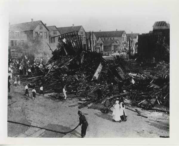 LilyWhiteNat's tweet photo. If they want to destroy us, we should go back to destroying them. The Chicago Race Riot of 1919 happened after mass migration to the city from southern blacks taking jobs and housing away from whites. Does that sound familiar to our times? https://t.co/RjSVdk2qVI