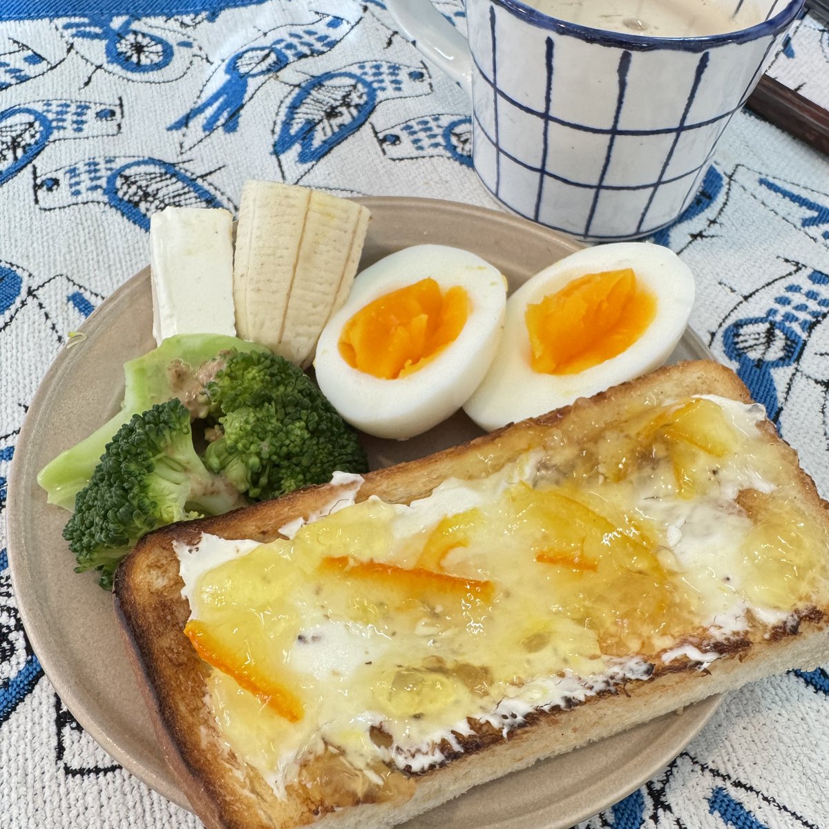 __rinko__'s tweet photo. おいハンサム！で作ってた、ママレードとクリームチーズのサンドイッチをトーストで真似した。お洒落な味だ… https://t.co/Z0wETKgbPO