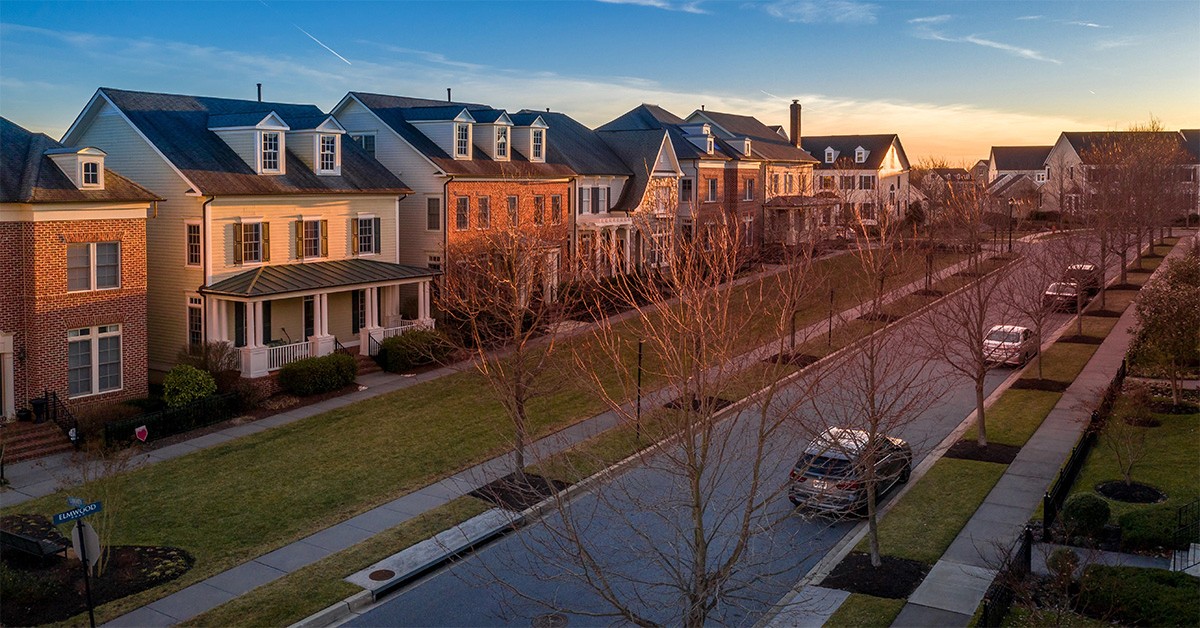 ScotsmanGuide's tweet photo. The real estate investor share of home purchases fell 22% year over year in the second quarter of this year, according to a new report from CJ Patrick Co. and BatchData. #InvestmentProperties #MarketTrends #RealEstate
https://t.co/QwXafMZnXS https://t.co/numVOmPfUt