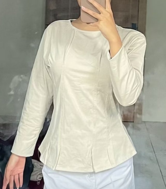 milashazure's tweet photo. WTS

baju slimfit, wispie &amp; Eiji

Wispie 
1. mochi cream 70k nett masih baru ukuran M 
2. denim merah 70k nett baru dipakai 1-3x ukuran L 
3. Eiji beige ukuran M 40k ajaa baru di try on doang

yang mau detailnya DM aku yaw, aku jual rugi temen temeen 😫🫰🏻
#wts #preloved #zonauang https://t.co/PebXmWewYi