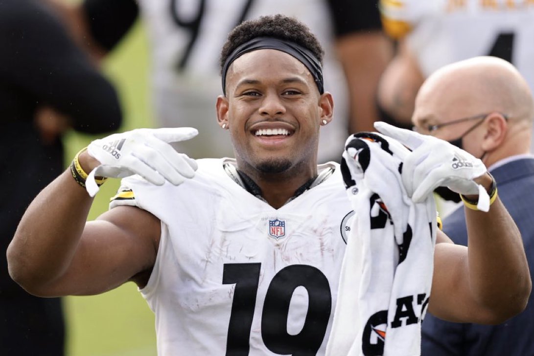 TheStandard412's tweet photo. 🚨BREAKING🚨

JuJu Smith-Schuster is heading to Pittsburgh tomorrow to meet with the Steelers

Could a reunion be in the works? 👀

#NFL #Steelers https://t.co/9H2ERG0TYV