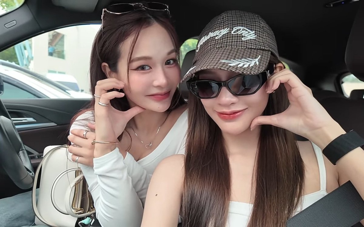 suni_5055's tweet photo. Good morning ☀️🐬🦌💜ขอให้วันนี้เป็นวันที่ดีของทุกคนนะคะ รัก TKNur & Chowder🥰
#nurdesoraya
#TKphinyanech
#TKNur
#Chowder https://t.co/dMb1gEfhcu