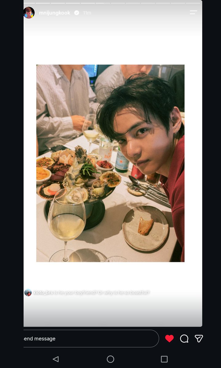 DavyWer's tweet photo. Since Tae is wearing that red shirt in the post where Hobi takes a pic of him &amp; Jungkook sitting side by side, and Jungkook shared another pic from his angle + pics with Tae's in other clothes, we can presume taekook went 1st alone &amp; then took their favorite hyung the 2nd time. https://t.co/K8uDwfnMfZ