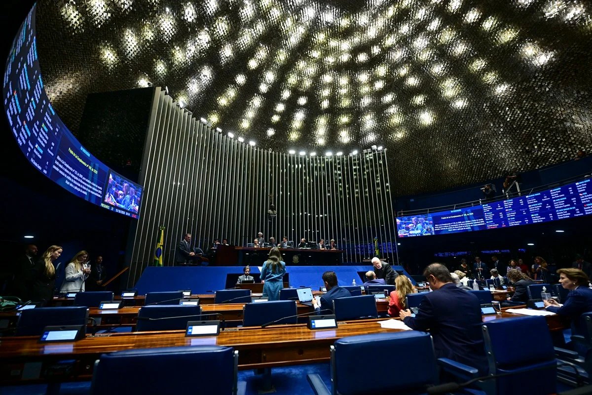 Metropoles's tweet photo. ➡️ MEDICINA | Senado aprova "OAB da Medicina", que exige provas durante o curso

Alunos de medicina terão que fazer três provas ao longo do curso para obter registro profissional https://t.co/BByC9qTQlq
