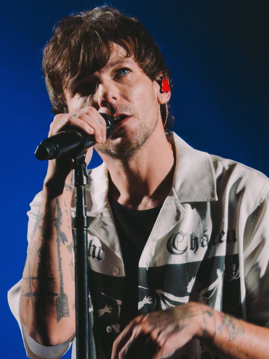 ltbrnews's tweet photo. UPDATE | OS OLHOS ❤️‍🔥! Louis no palco durante a #HDWGHWTTokyo.

via vaaalllentine | 15.10.2026 https://t.co/BUIvP0kno7