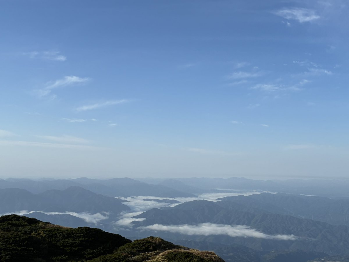 ginnzinjin's tweet photo. 何年振りか忘れた大山山頂⛰️
…熊出るなよ。
#大山
#伯耆富士
#頑張って休みます https://t.co/SQUho28Z5R