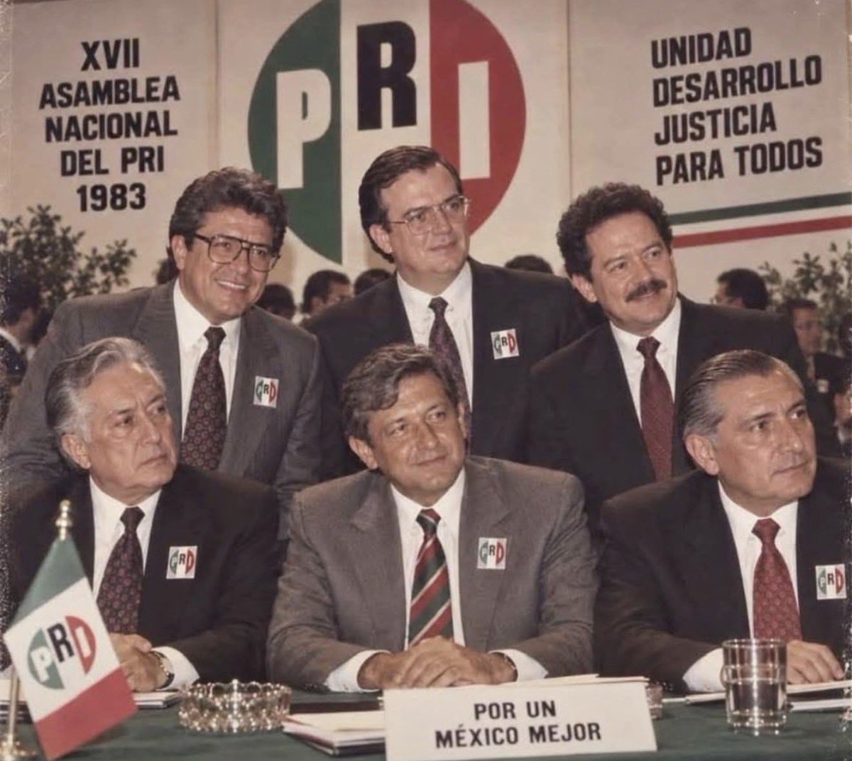 acastagne's tweet photo. Esta fotografía de 1983 me puso a pensar que estos “políticos” llevan viviendo del erario más de 43 años y no saben hacer otra cosa. Jamás han generado un solo peso o empleo en beneficio de nuestro país, pero son campeones en corrupción, nepotismo y tráfico de influencias.

“Ya basta”