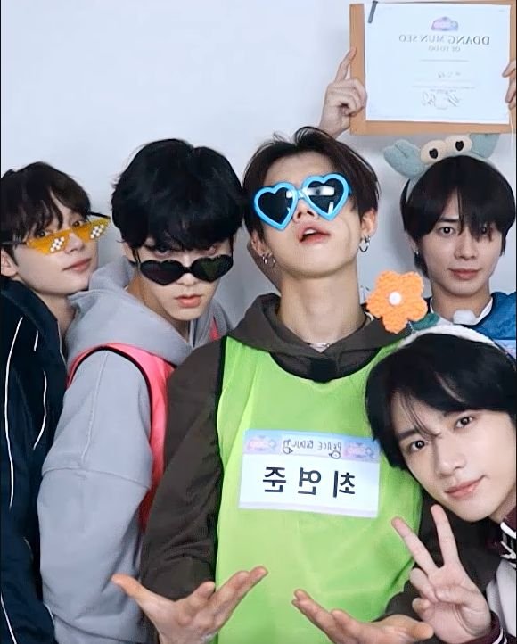xzbcla's tweet photo. They make me feel alive 

Let's go Moa's don't forget to vote txt in mnet plus and X

#2026MAMAVOTE
#TOMORROWXTOGETHER https://t.co/jZ546Ec3fH