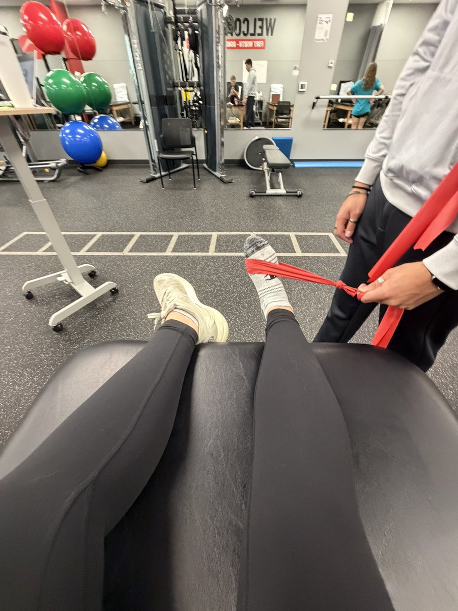 ECNeill2029's tweet photo. Today I am thankful for my physical therapist, Sara. I’m working hard twice a week on top of practices, upper body lifting and modified lessons to get my ankle back to “normal” and pain free. 😁 the therapies at the end are 💯. Thankful I could play last night! 💪 https://t.co/E0ipgSaqUF