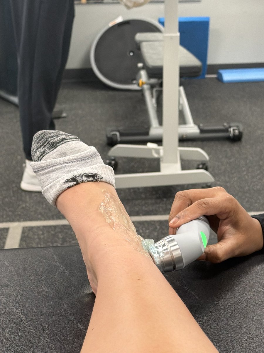 ECNeill2029's tweet photo. Today I am thankful for my physical therapist, Sara. I’m working hard twice a week on top of practices, upper body lifting and modified lessons to get my ankle back to “normal” and pain free. 😁 the therapies at the end are 💯. Thankful I could play last night! 💪 https://t.co/E0ipgSaqUF