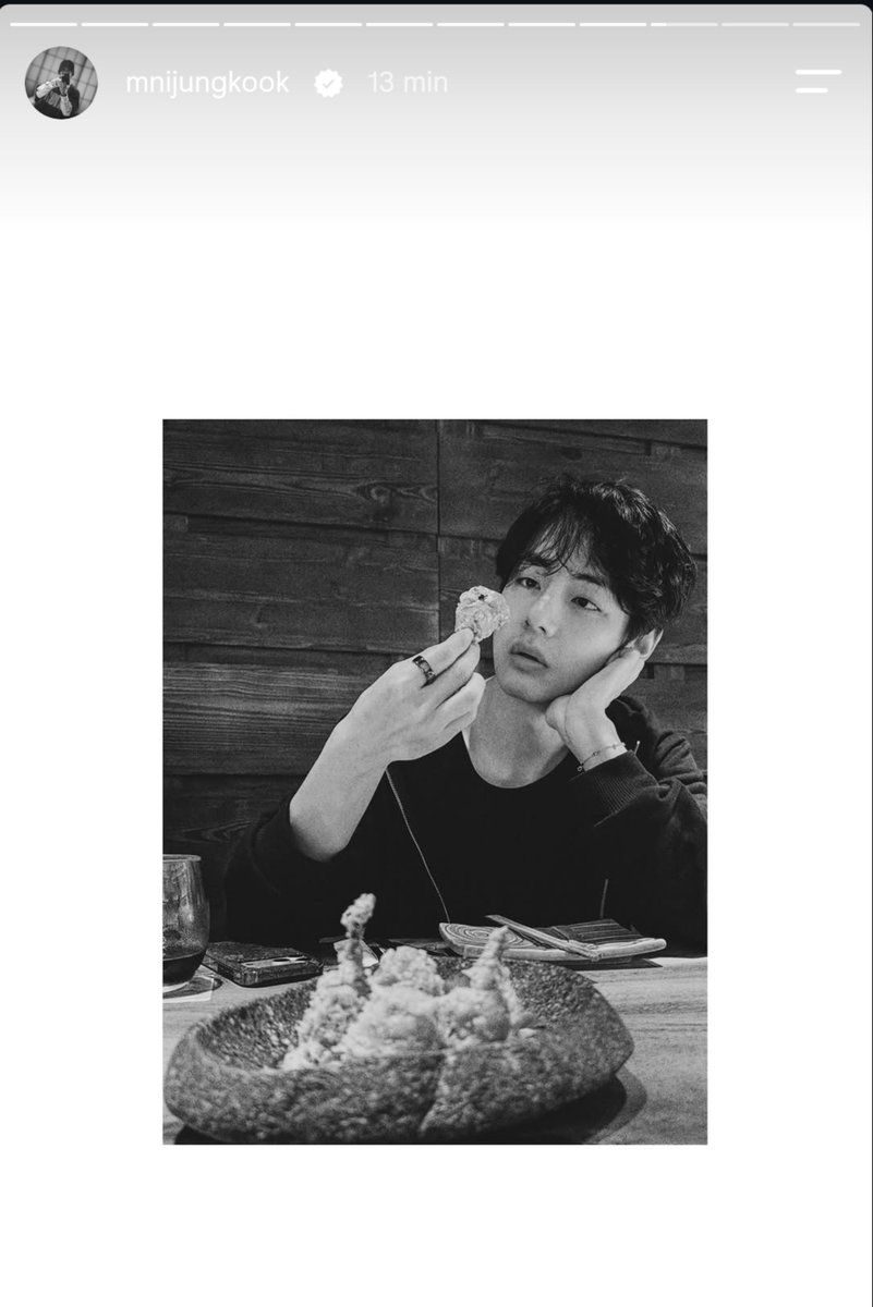 Yoongibong4's tweet photo. SON NOVIOS SON NOVIOS

#taekook https://t.co/732Tzu3xOK
