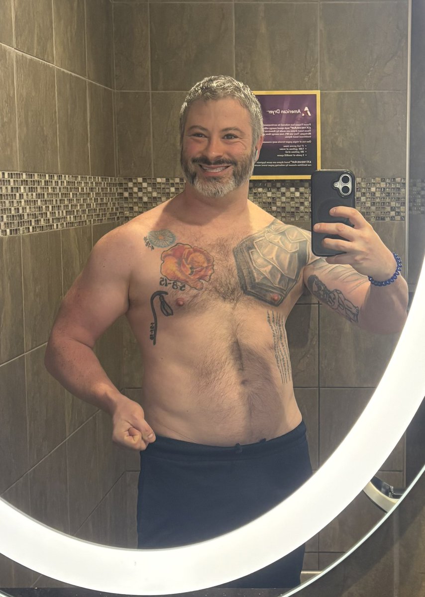 MatKat83's tweet photo. Have YOU worked out yet today⁉️ 💪🏋🏻‍♂️

#Gym #Workout #Fitness #GymLife #Bodybuilding #FitnessJourney #PlanetFitness #FitnessTwt https://t.co/XSzXYNxAlk