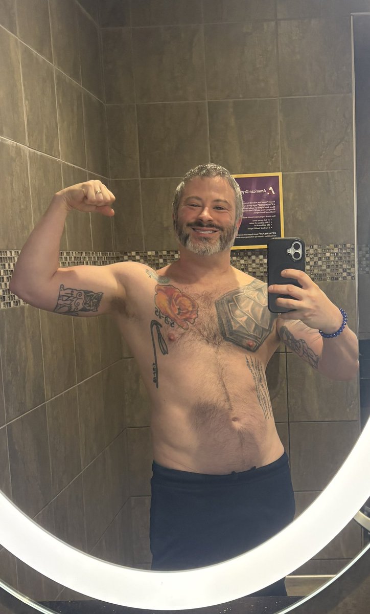 MatKat83's tweet photo. Have YOU worked out yet today⁉️ 💪🏋🏻‍♂️

#Gym #Workout #Fitness #GymLife #Bodybuilding #FitnessJourney #PlanetFitness #FitnessTwt https://t.co/XSzXYNxAlk