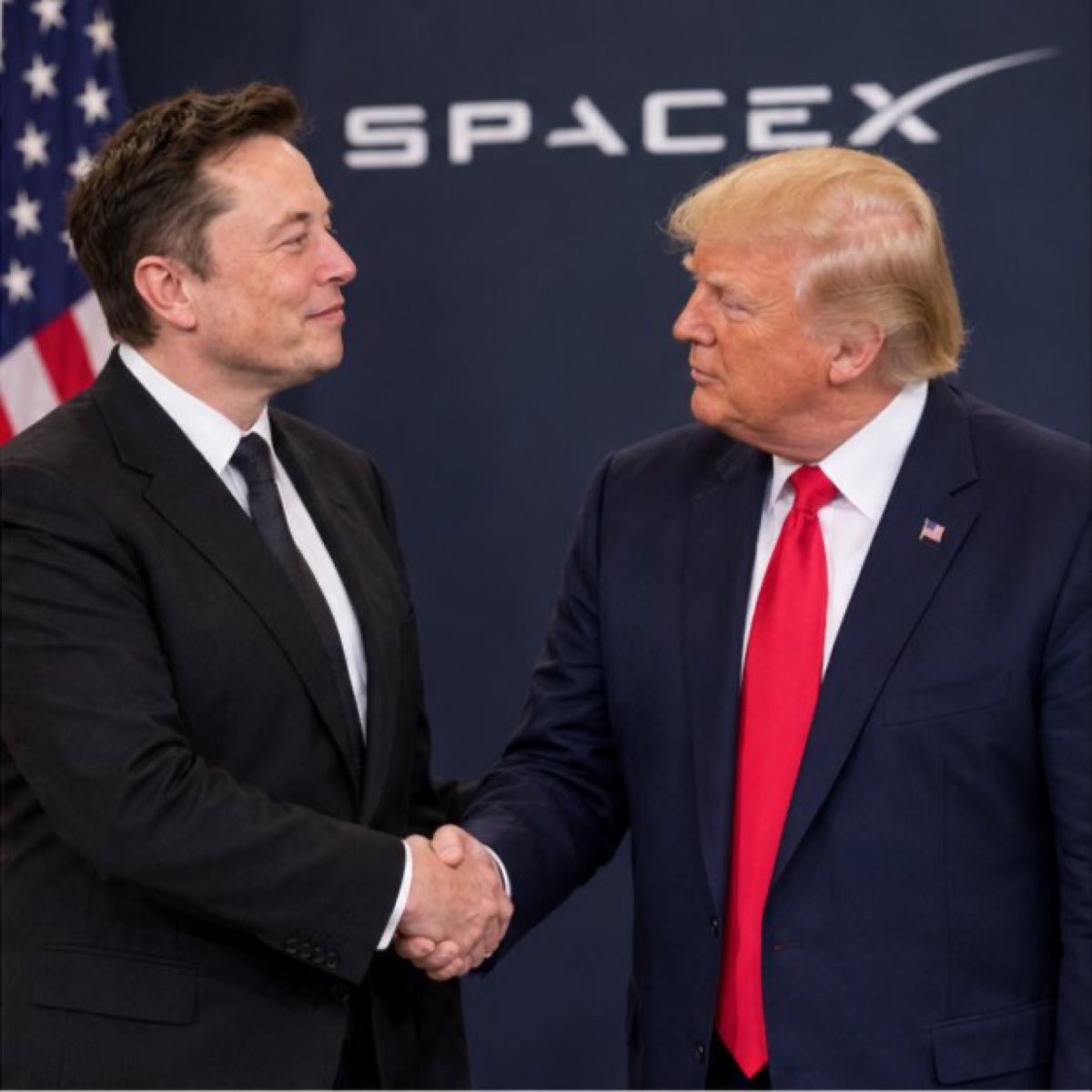 ReeveXdaildf's tweet photo. 🏅🇺🇸 Trump praises Elon Musk as a “national treasure” while presenting him with the National Medal of Science.

Do you believe Elon Musk deserves this prestigious recognition? 🤔

🅰️ Yes, absolutely! 👏
🅱️ No, not at all.

💬 Share your thoughts in the comments below! 👇 https://t.co/nuF5wAZZ82