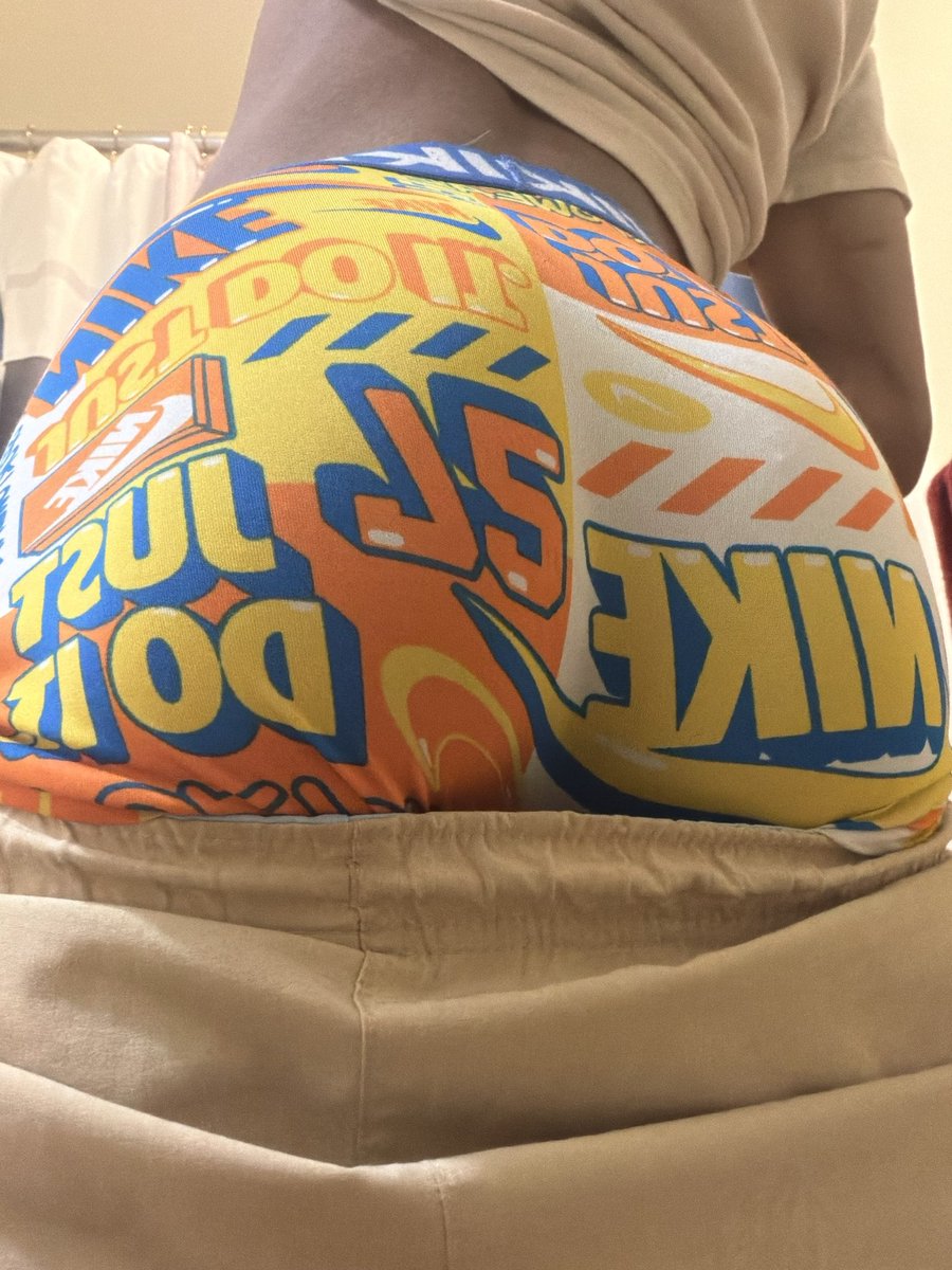fatbuttmarr's tweet photo. Who want it #mlm #dlteen #teen https://t.co/spqJrEwGZh