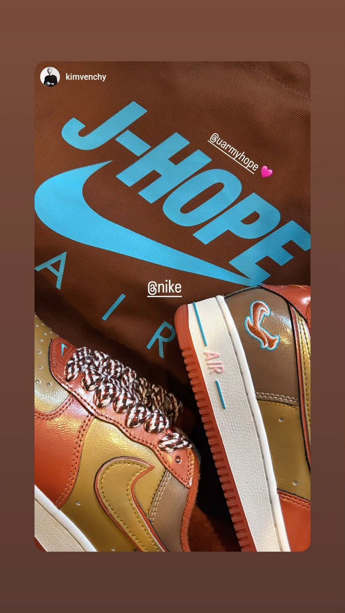 OnlyARMYChile's tweet photo. 📸 IG | Nuevas historias de #Jhope

🔗:
https://t.co/UHbYtecf8d https://t.co/y9ewlec0zV