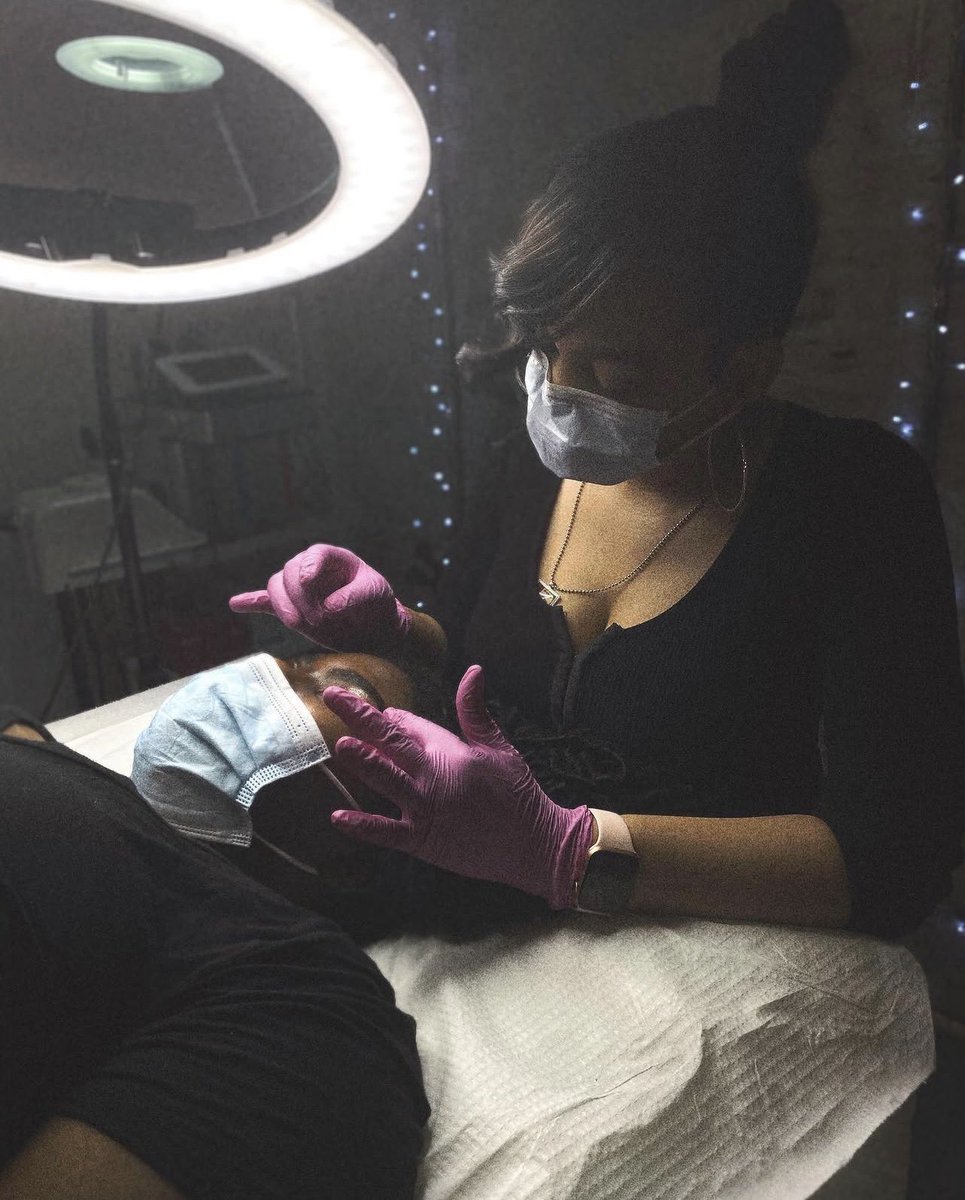 runwaybella's tweet photo. Nine years ago this month, I graduated from esthetics school. This National Esthetician Day, I’m looking back at how much of my life grew from that one decision. 🩷

I started with a tiny suite, building my clientele one appointment, referral, and relationship at a time. I created my own products, grew into my own location, and generated $154,000 in revenue within my first 12 months in South Loop. 

While I was focused on being a good esthetician, I was also learning how to run an entire business. Sales, inventory, client retention, finances, marketing, operations…if something needed to happen, I had to figure it out. No department to forward it to. I was the department. 

That experience helped me break into corporate sales and operations. I moved from Chicago to Phoenix, worked with SkinBetter Science at L’Oréal, then Colgate-Palmolive’s skin health division with EltaMD/PCA Skin. I got to experience the industry from inside the companies whose products reached treatment rooms like mine.

to be continued 💫

Happy National Esthetician Day. 🩷
#NationalEstheticianDay