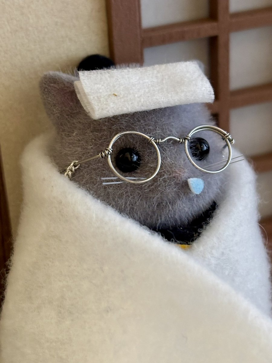 otokogi's tweet photo. ぱや明「びえんでぴえん🥺」
🐉「アホな事言うとらんと、あったかくして寝とき」
ぱや明「はぁい」 https://t.co/fl5MrXQWk7