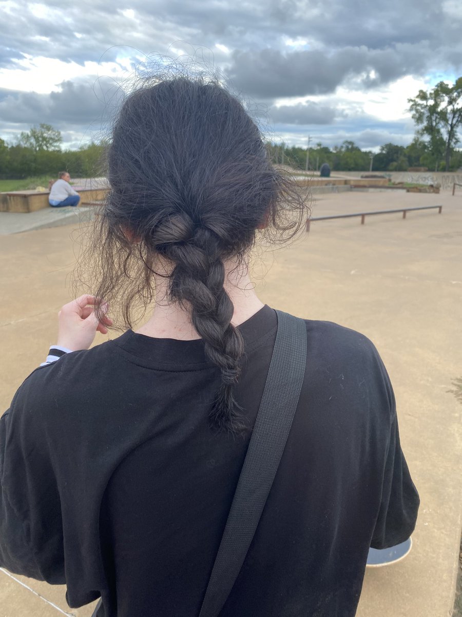 SilenceYuki_'s tweet photo. i found a skatepark and this bitch STOLE MY BEANIE and braided my hair https://t.co/15bNfrCMX8