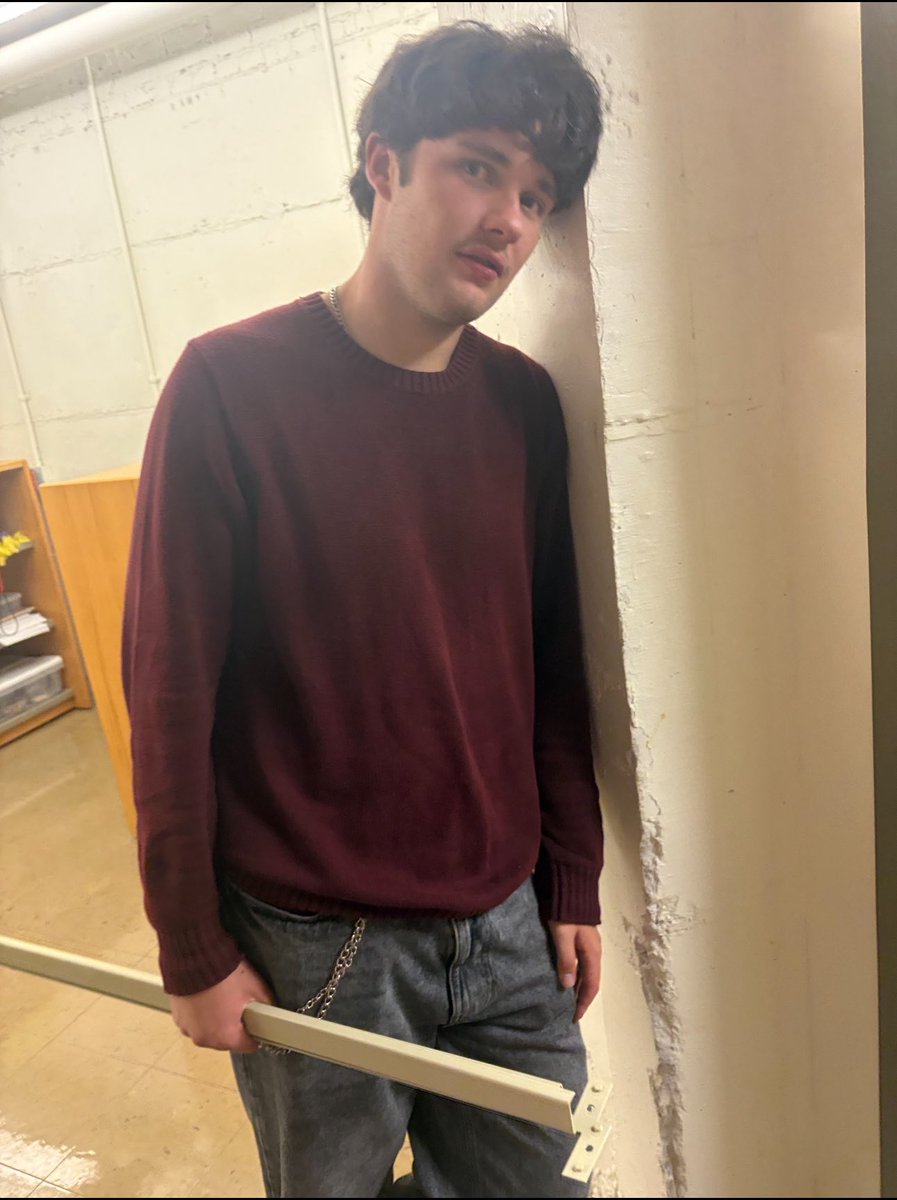 HandleyInteract's tweet photo. Fixing and setting up closets 🛠️ https://t.co/N6W3aE5hLt