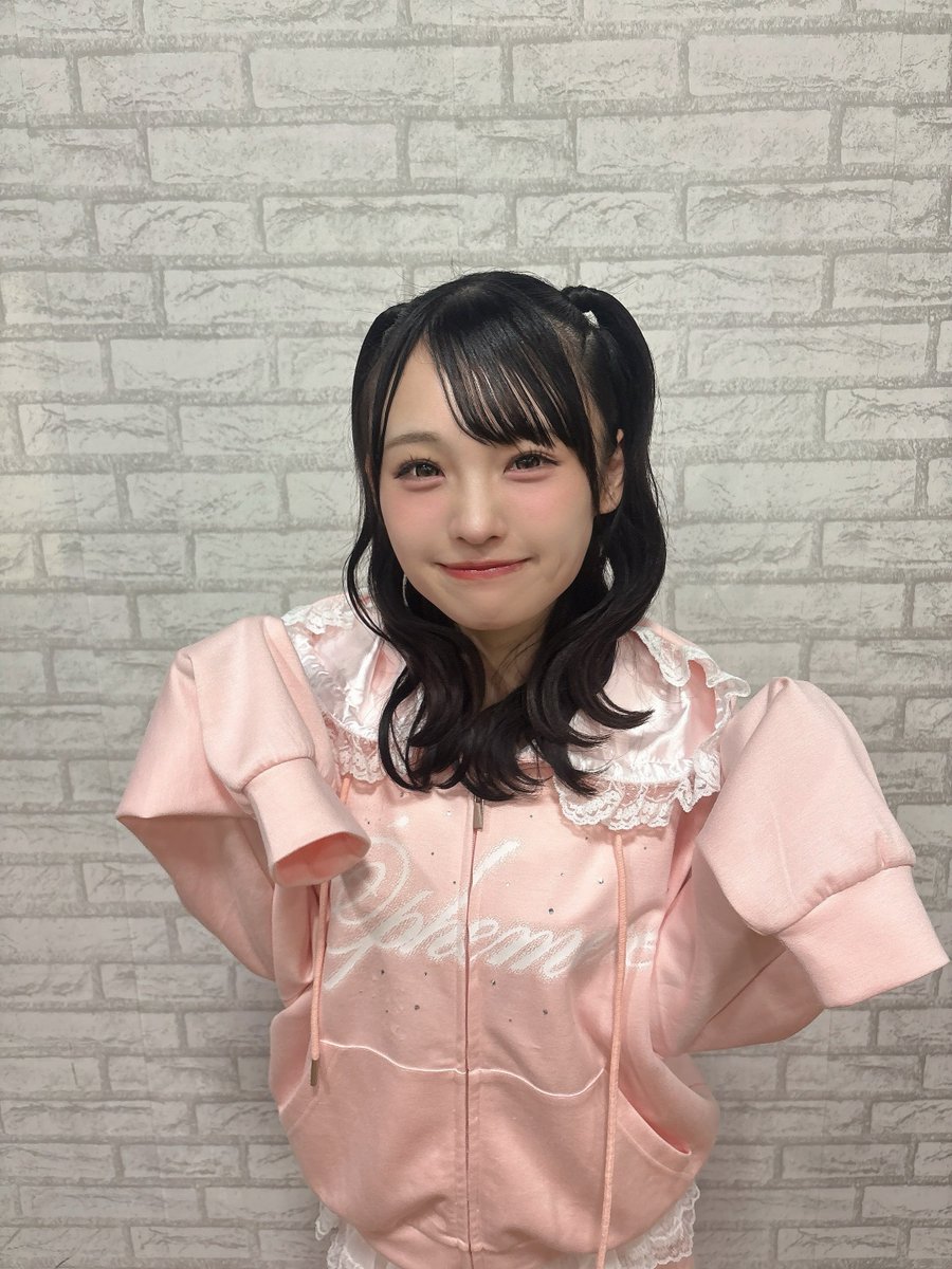 kanabun_888's tweet photo. おはようございます。

朝はひんやりしてますが、昼間は暑くなりそうです金曜日。

皆さん、体温調節できるような服装でお出かけ下さい👕\(*´Д｀*)ﾇｷﾞﾇｷﾞ
#田中美久
#AKB48 #徳永羚海
#NMB89 #新澤菜央
#乃木坂46 #池田瑛紗 https://t.co/QUlUtLoXS1