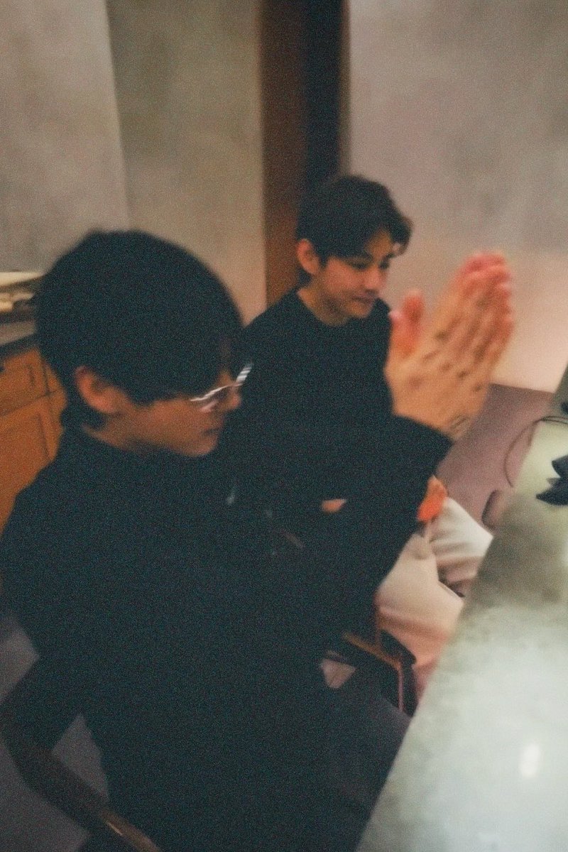 kthjjg's tweet photo. hobi’s pov of these boyfriends 👥 https://t.co/JhYoqeENRb