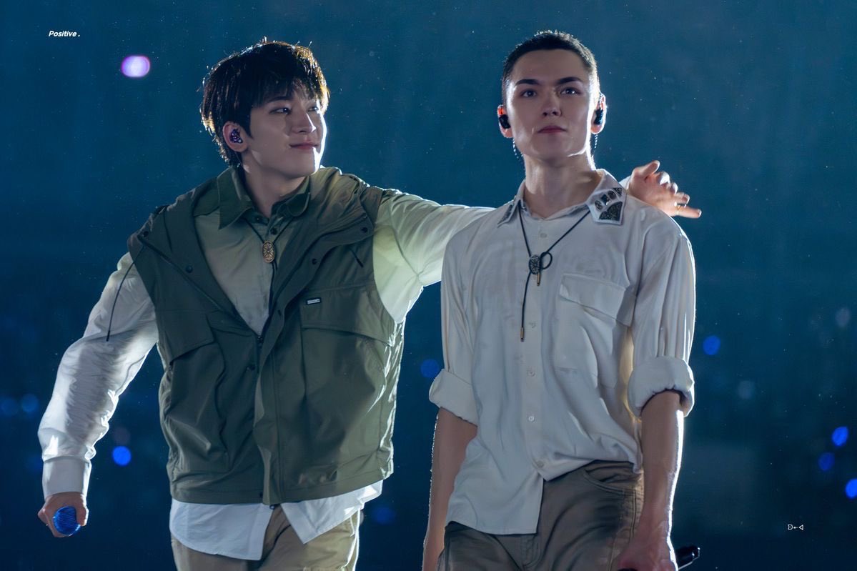 GAM3_Boi717's tweet photo. 느린애와 모르는애🐢🐈‍⬛ https://t.co/NCvkyBZucC