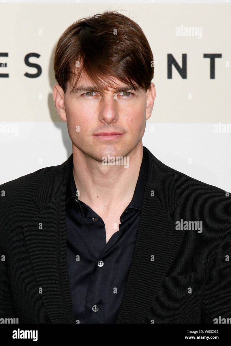 b1ondeath's tweet photo. that time tom cruise randomly got insecure about his forehead in 2007 https://t.co/i8J3GiohDR