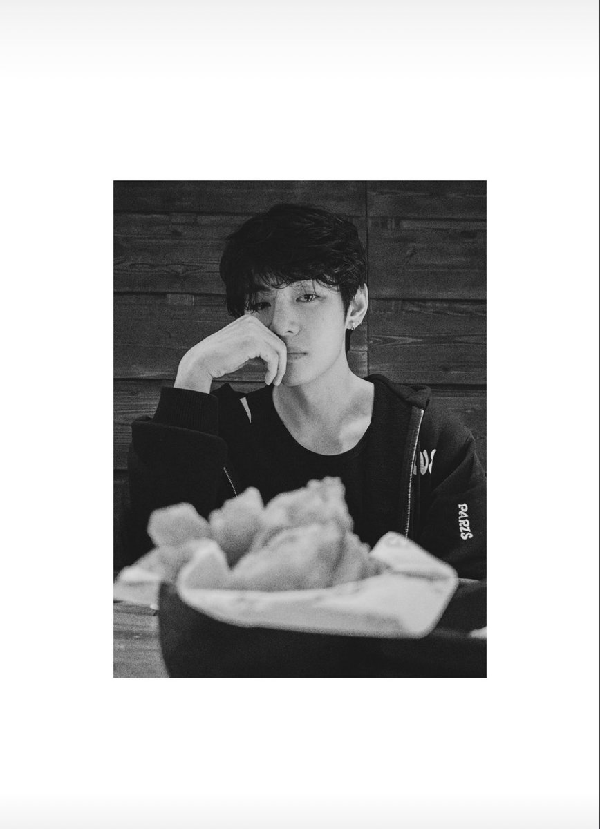 aldyshope's tweet photo. Yo creo que si tuviera un novio tan lindo como Tae sería igual que Jungkook, te entiendo hermano no podría creer el bombón que me como https://t.co/MpDxl3l2M2