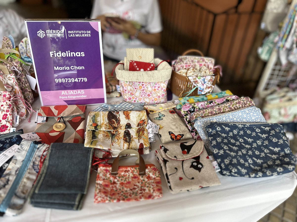 IMujerMerida's tweet photo. 🛍️🙋🏽‍♀️✨ ¡Una edición más de “Bazarita: Aliadas para Emprender”!

En los bajos del Palacio Municipal de Mérida, disfrutamos de un espacio de comercialización  donde las mujeres emprendedoras compartieron su talento, creatividad y productos. https://t.co/X8tSpkXCpG