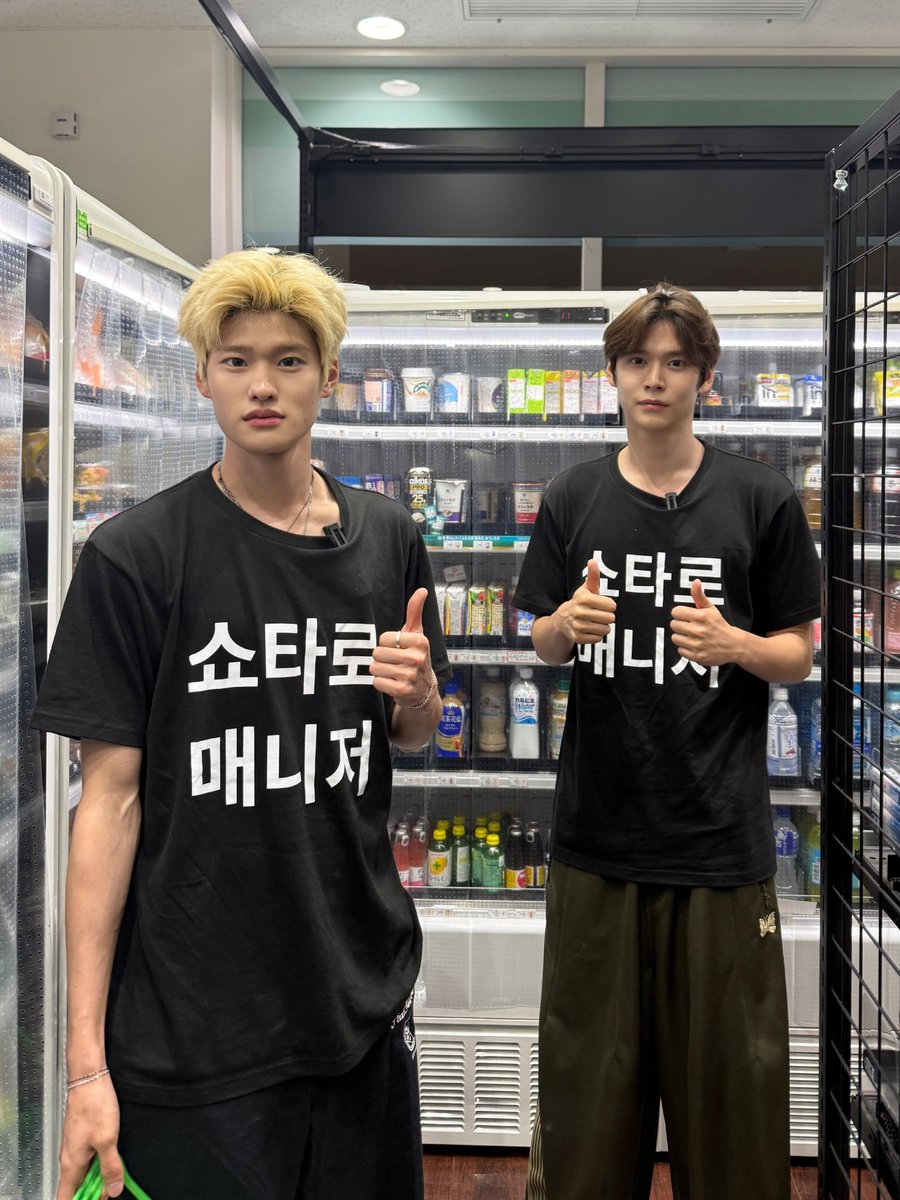 eunseokkr's tweet photo. Not sure how we ended up like this, but at least the behind-the-scenes footage is worth keeping. https://t.co/sE130H75oS