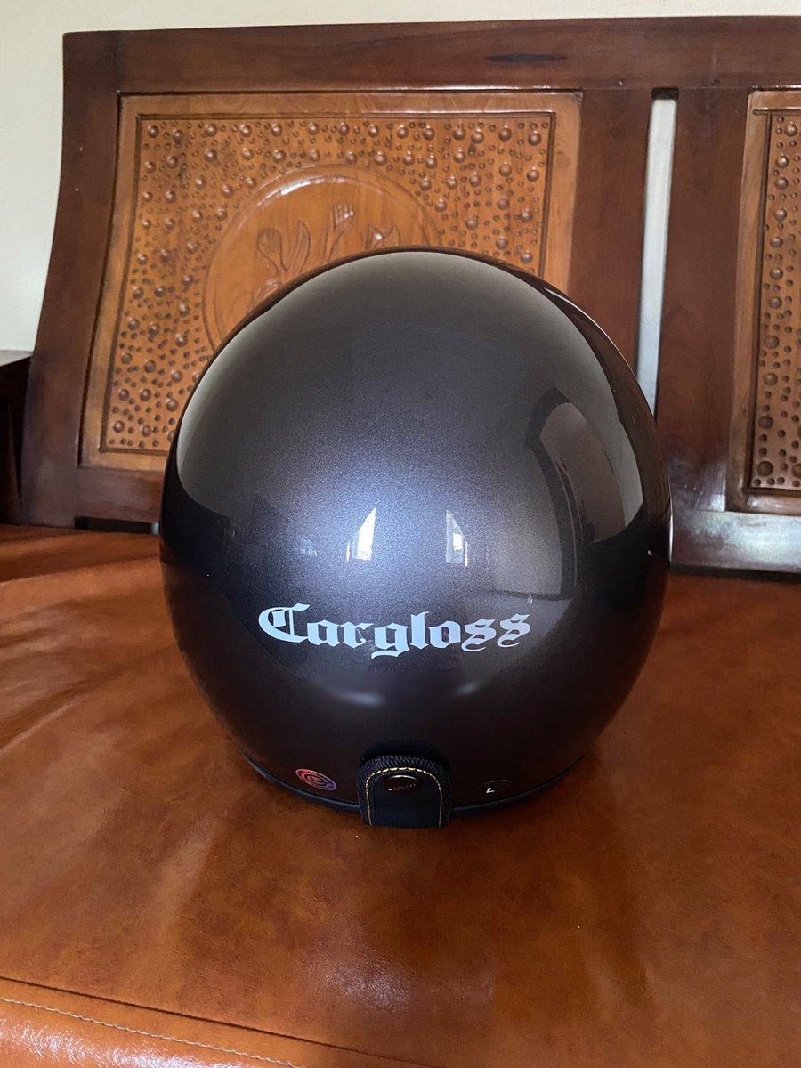 pqimaq's tweet photo. wts preloved helm cargloss ukuran L. dipake sekali buat nyoba, dijual krn kekecilan. 250k dom sda/mlg. #zonauangㅤ https://t.co/1s17mEmQsE